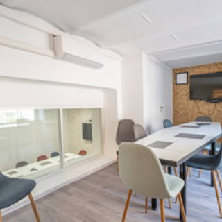 Bureau privé 12 m² 3 postes Coworking Boulevard de la Corderie Marseille 13007 - photo 4